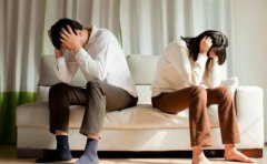 <b>老公出轨的征兆 跟老婆的共同话题变少 两性生活</b>