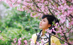 女人八字桃花旺的特征 感情缘好但是容易被烂桃花纠缠