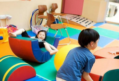 <b>看幼儿园教育小常识大集合,不要打扰你的孩子玩耍</b>